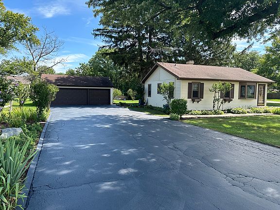 5th image of 15611 Laramie Ave