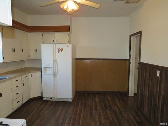 5th image of 212 E Jefferson Ave