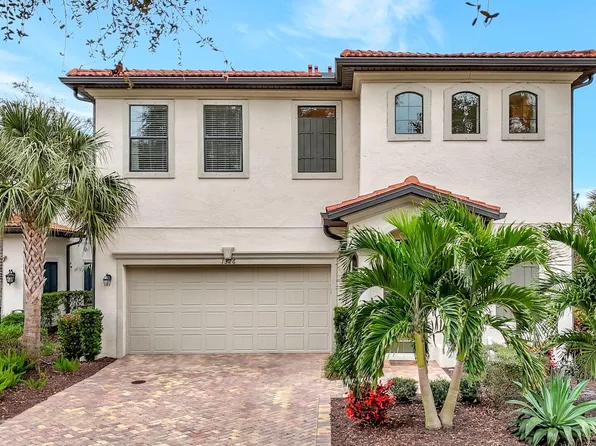 1326 Oceania Dr N, Naples, FL 34113