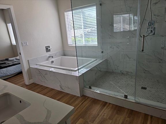 4th image of 3164 Knoll Way