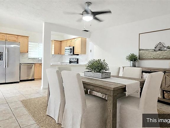 4th image of 608 Commodore Dr