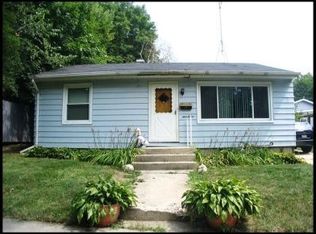 912 S 6th Ave, St Charles, IL 60174