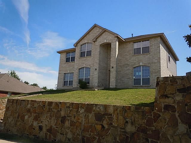 1st image of 3241 Bent Oak Dr