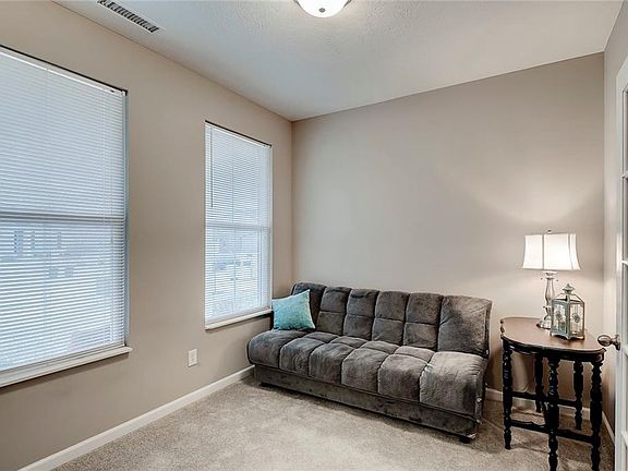 5th image of 5199 Charmaine Ln