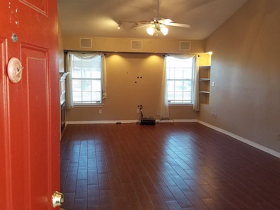 3rd image of 3061 Desert St