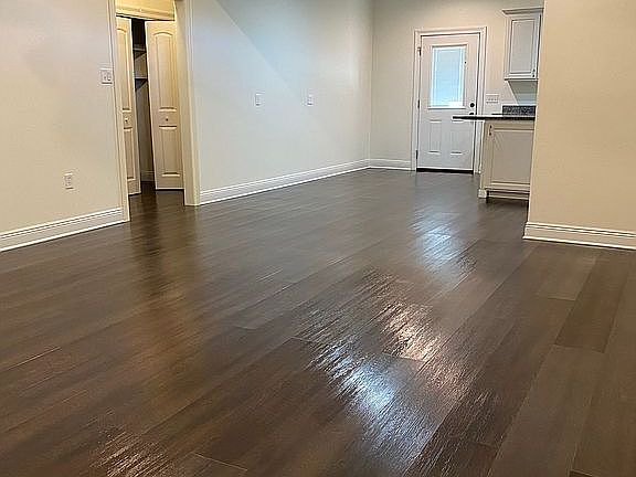 3rd image of 25888 Jefferson Ave