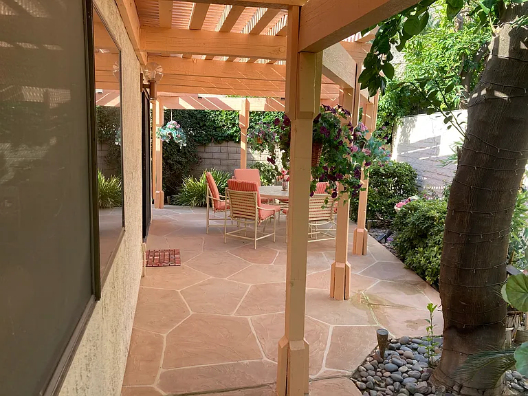 Manitou Dr — Photo 19