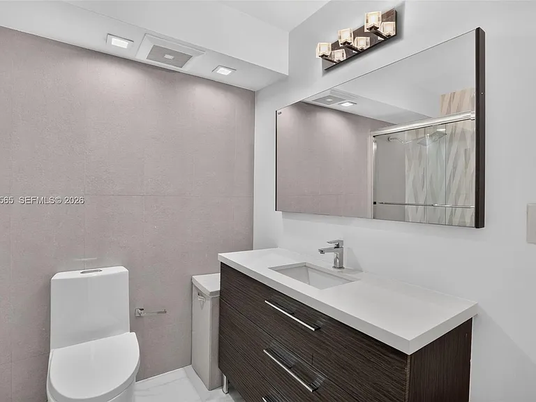 6039 Collins Ave #1624 — Photo 20