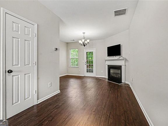 5th image of 3158 Mill Springs Cir