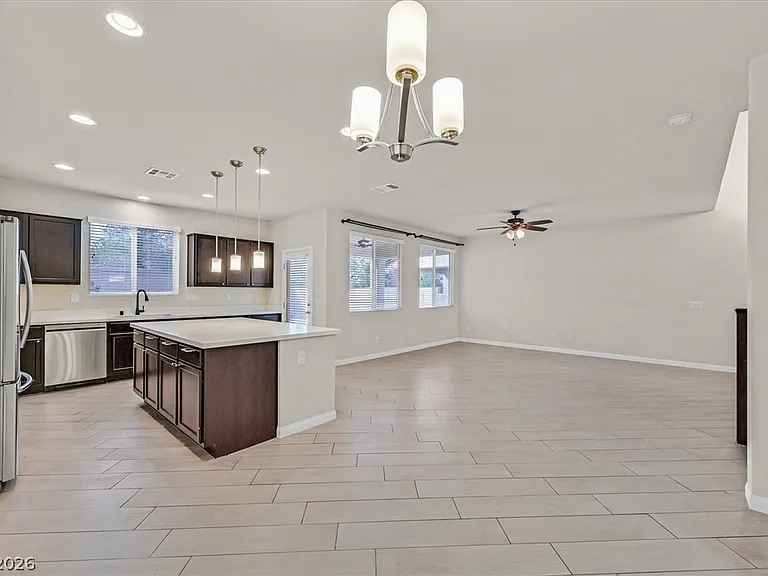 719 Orchard Course Dr — Photo 9