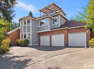 9925 SE 5th St, Bellevue, WA 98004