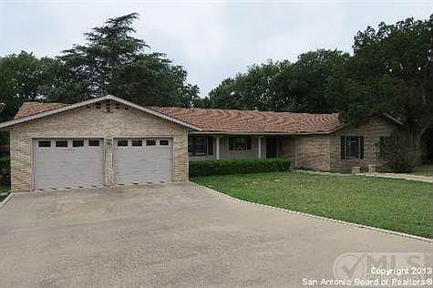 1st image of 841 Twin Oaks Dr