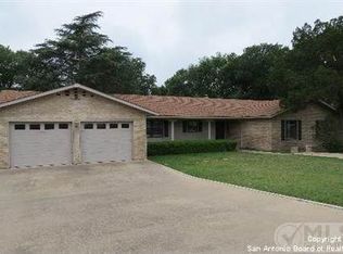 841 Twin Oaks Dr, New Braunfels, TX 78130