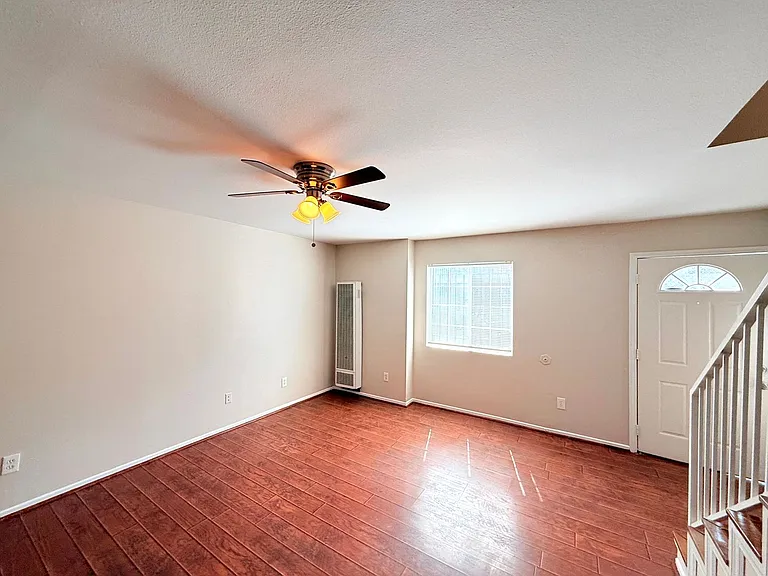 4826 Mascot St. — Photo 5