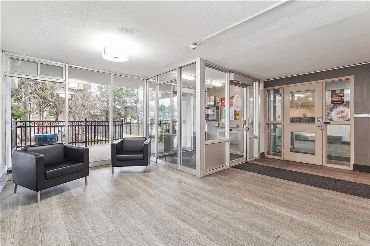 McCowan Apartments — Photo 4