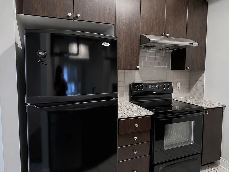 330 Village Green Sq #41 — Photo 7