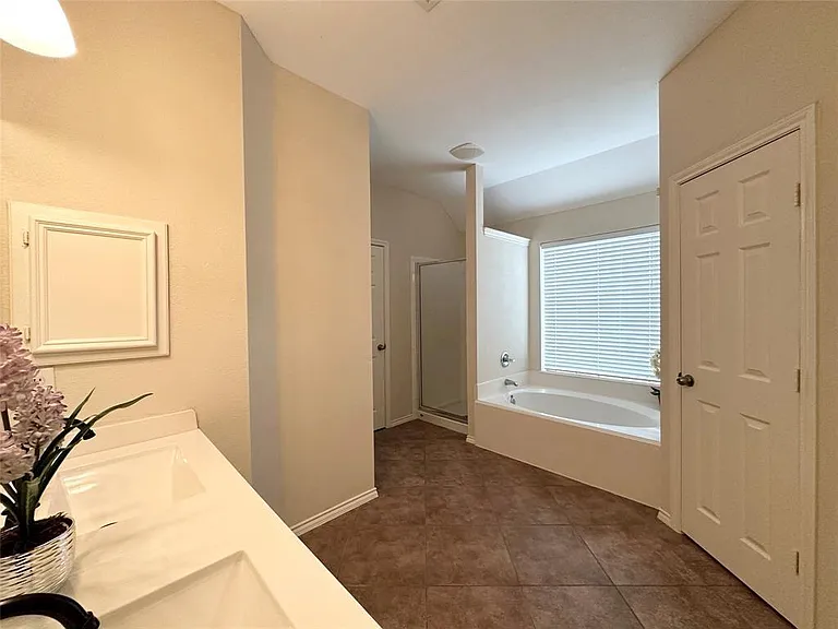 1707 Magnolia Lk — Photo 28
