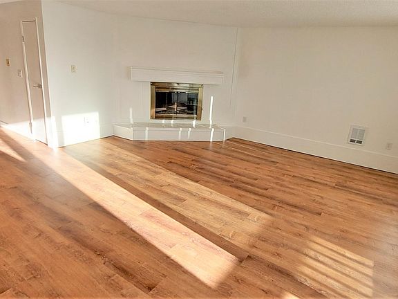 4th image of 28422 16th Ave S #2