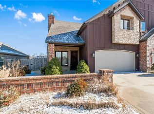 707 SW Caprington St #1, Bentonville, AR 72712