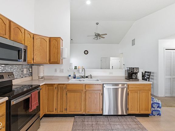 4th image of 2074 Alysheba Dr