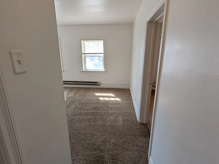 446 W Whitman St — Photo 3