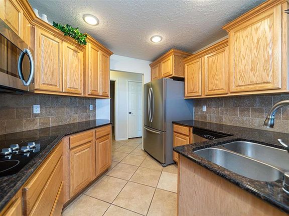 5th image of 2228 Boxwood Cir