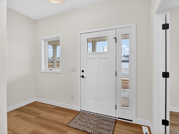 4th image of 5613 Glorious Drive