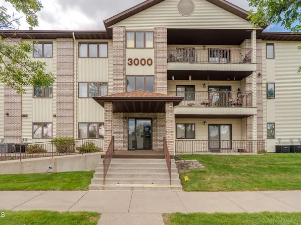 3000 N 4th St Unit 228, Bismarck, ND 58503