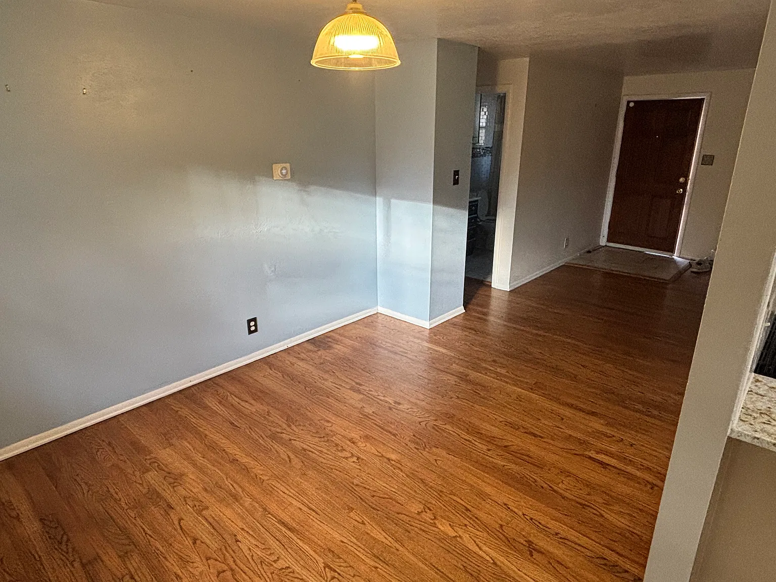 4 bed, 1026 sqft, $3,000 — Photo 3