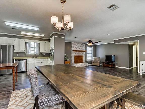 3rd image of 12553 Hickory Dr