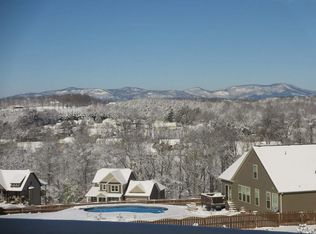 15 Ridgeburg Ct, Greer, SC 29651