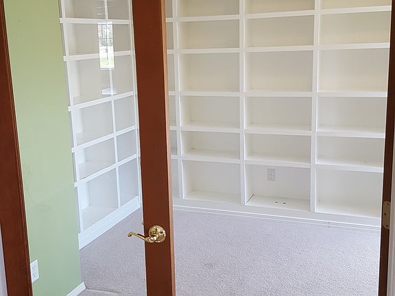 4th image of 835 Forestglen Dr #6F