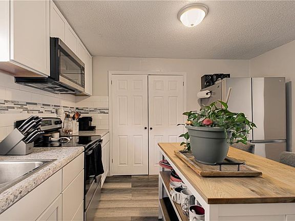 3rd image of 1522 5th Ave