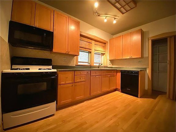 5th image of 1604 S Austin Blvd #1