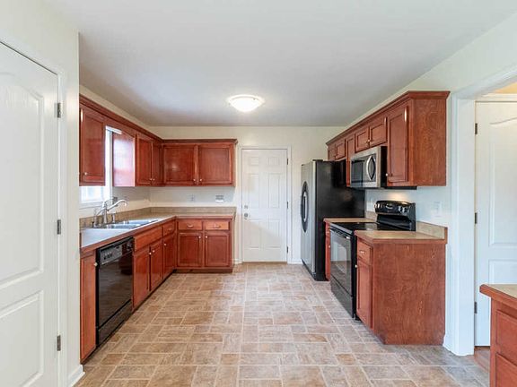 5th image of 708 Claystone Ct
