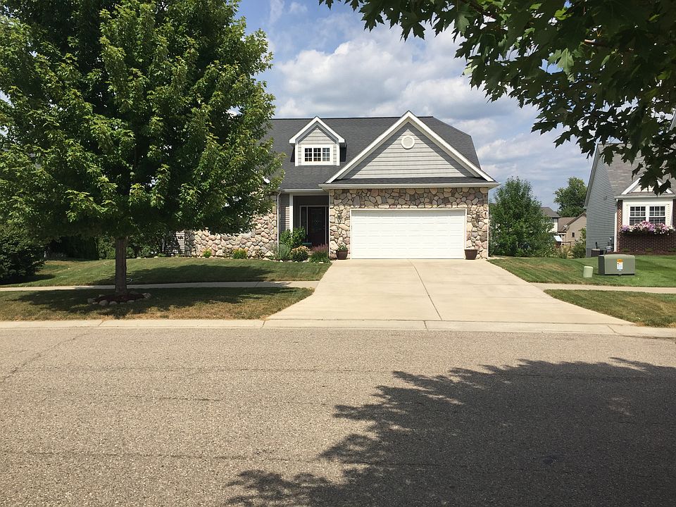 2nd image of 2183 Antrim Dr