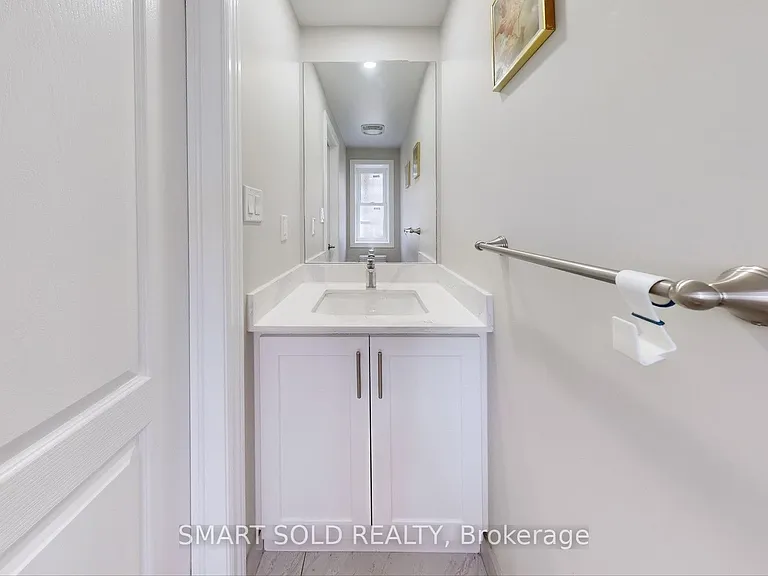1040 Ossington Ave #MAIN FLR 2ND FLR — Photo 10
