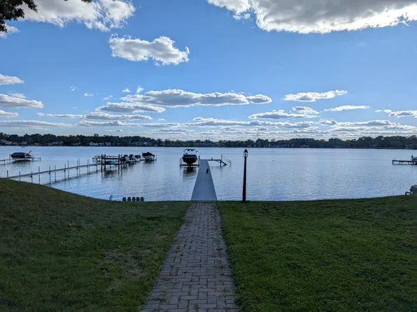 4825 Motorway Dr, Waterford, MI 48328