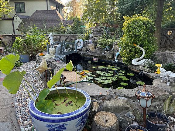 5th image of 16 Ascot Ridge Road