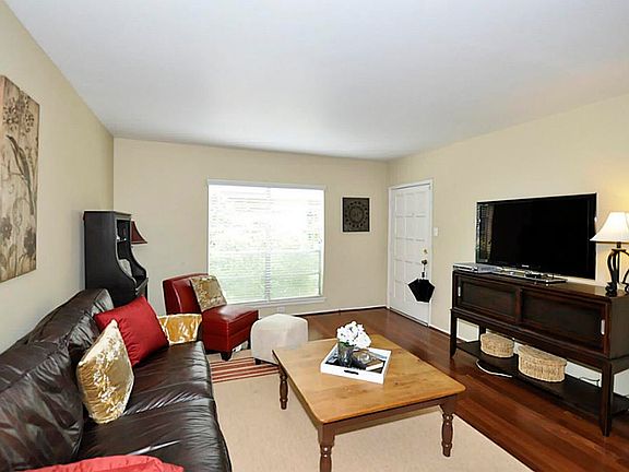 5th image of 1807 Stoney Brook Dr APT 102