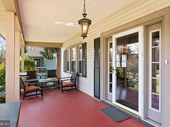 2nd image of 516 3rd Ave