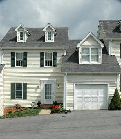 1st image of 834 Barclay Dr