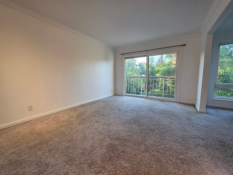 490 N Civic Dr #305 — Photo 2