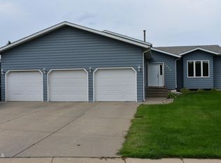 1020 Whitman Rd SE, Mandan, ND 58554