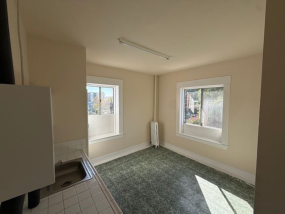 3rd image of 560 Gladys Ave #36b291514