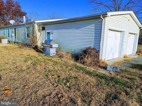 4th image of 203 W Holly Dr