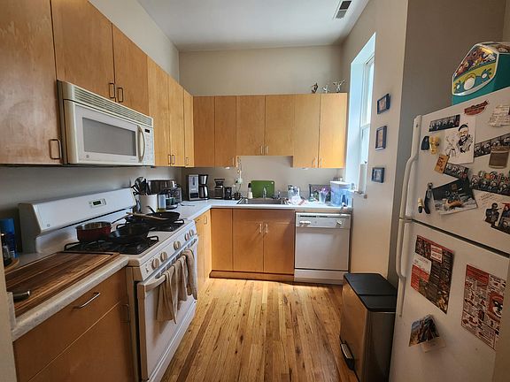 4th image of 2304 N Milwaukee Ave #3B