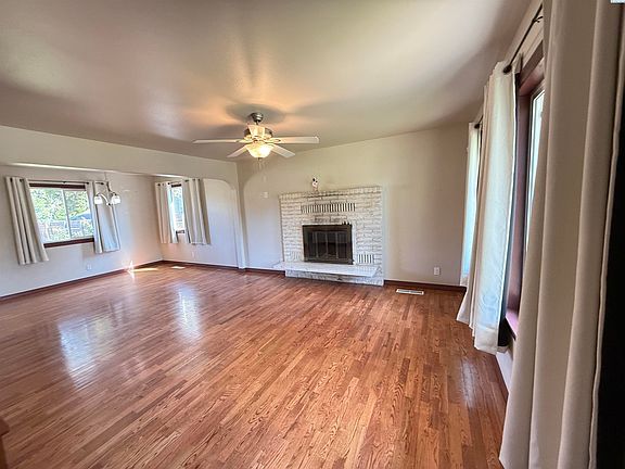 3rd image of 303 Avenue G