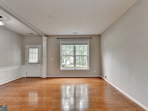 5th image of 565 Alstonefield Dr