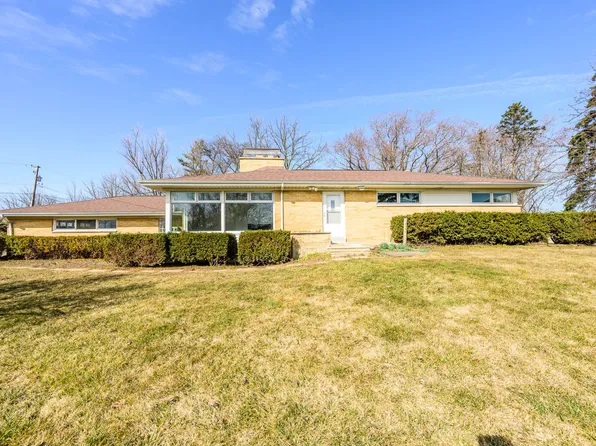 1100 Cardinal Dr, Lake Zurich, IL 60047